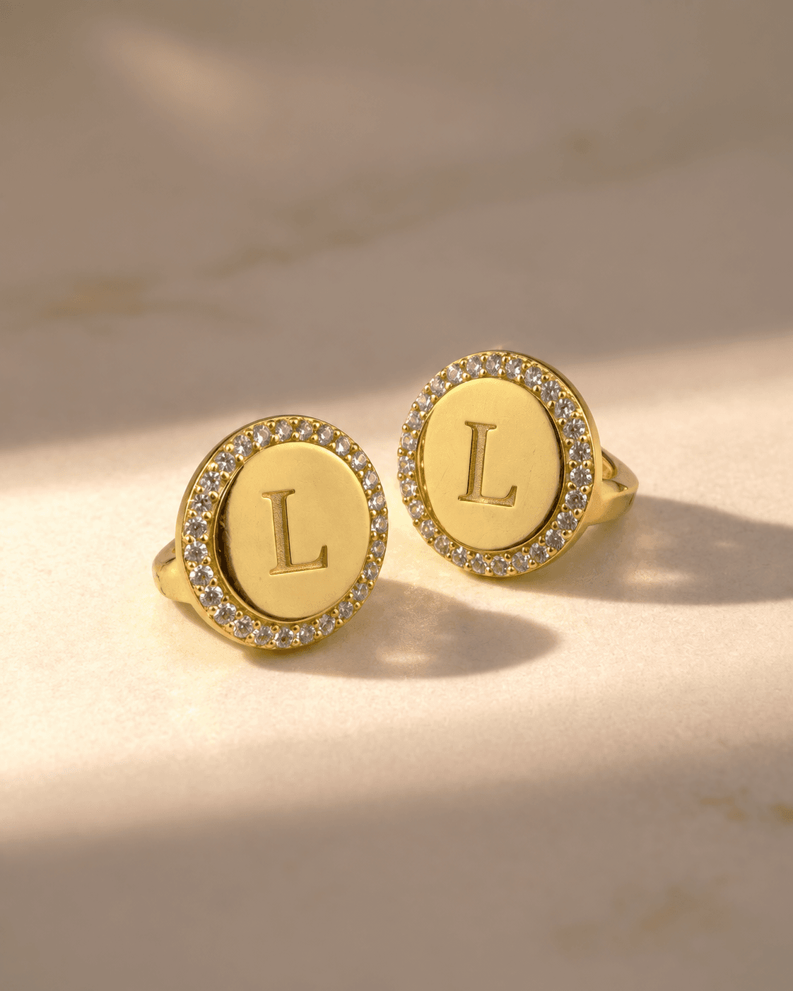 Sparkling oval initial ring